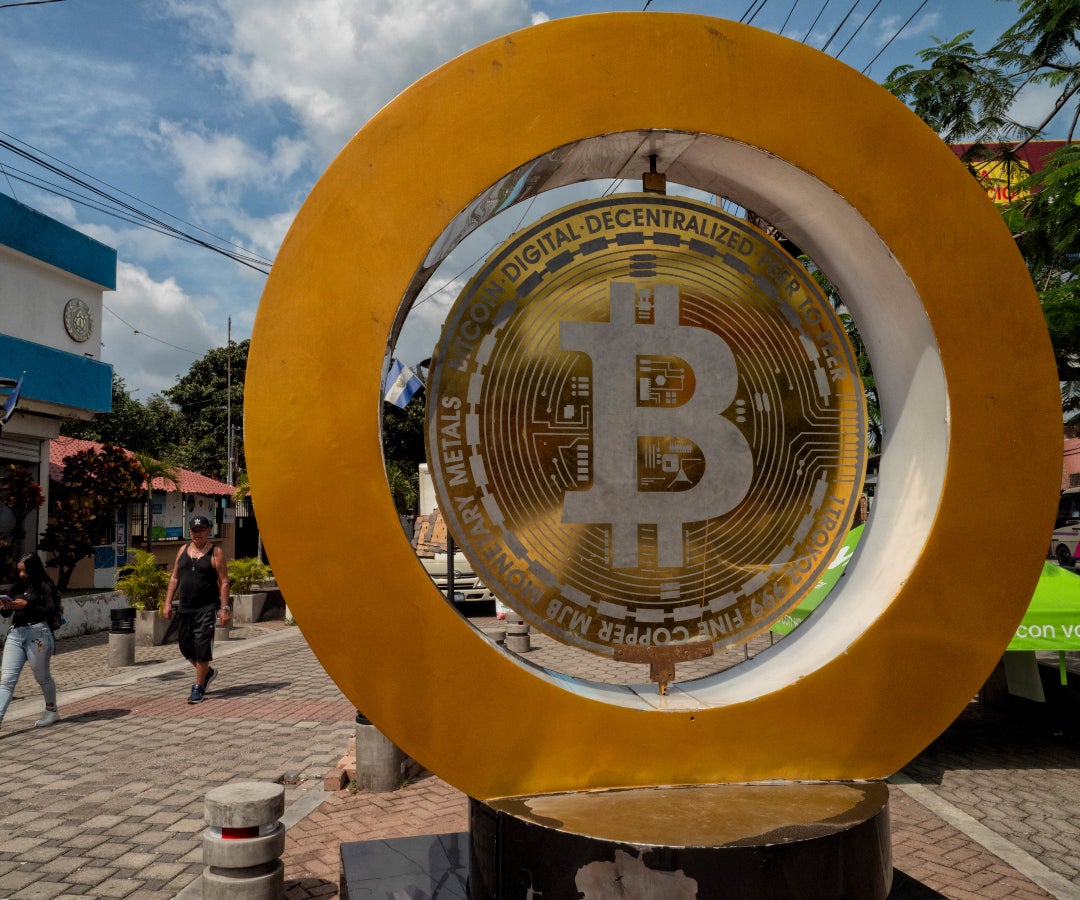 Trump desata un rally de criptomonedas al decir que habrá más monedas en reserva