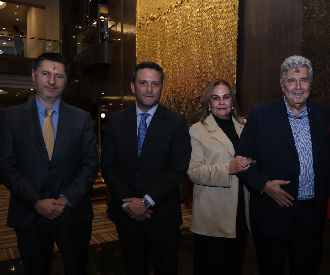 Iván Lizcano, dir. de asuntos legales de la Organización Ardila Lülle; Juan Carlos Mira, vpte. de relaciones corporativas de la Organización Ardila Lülle; Carime Fatat Hurtado; y Fernando Molina, expresidente de RCN Radio.