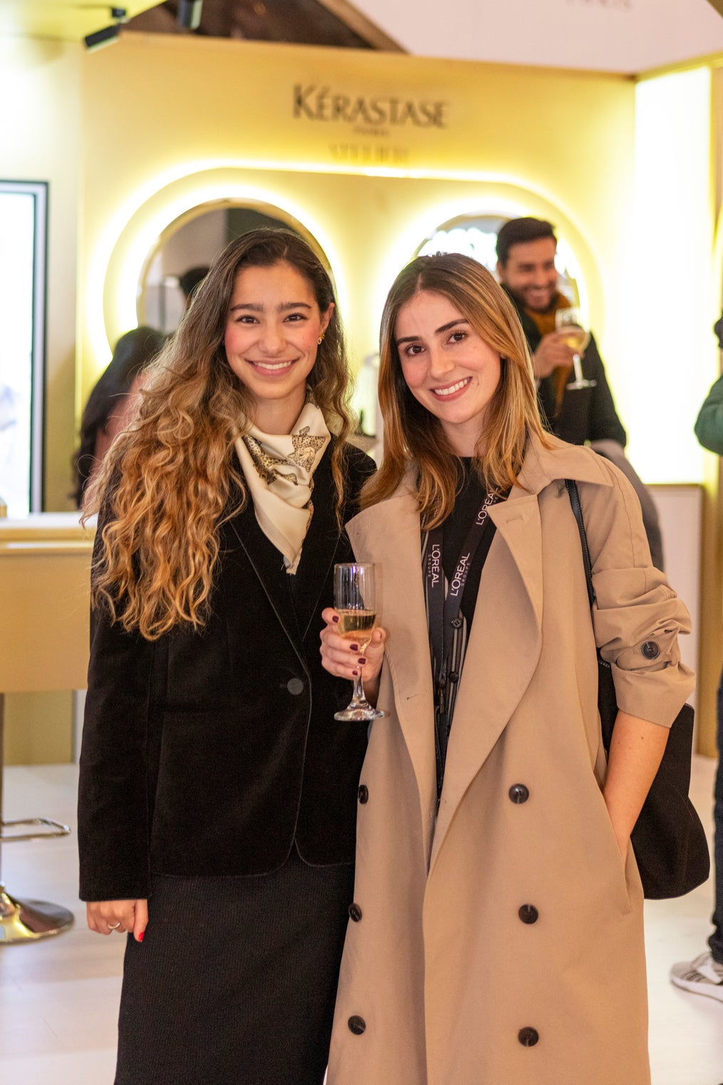 Juliana de la Concha, marketing intern PPD Ceran; y Julieta Ossaba, sales intern PPD.