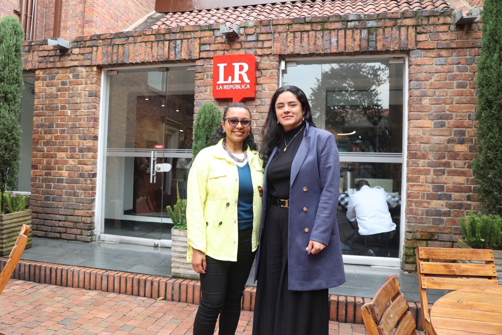 Jessica Nathalie Corpas Figueroa y Ana Isabel Ramos, doctoras Orquídeas 2024.