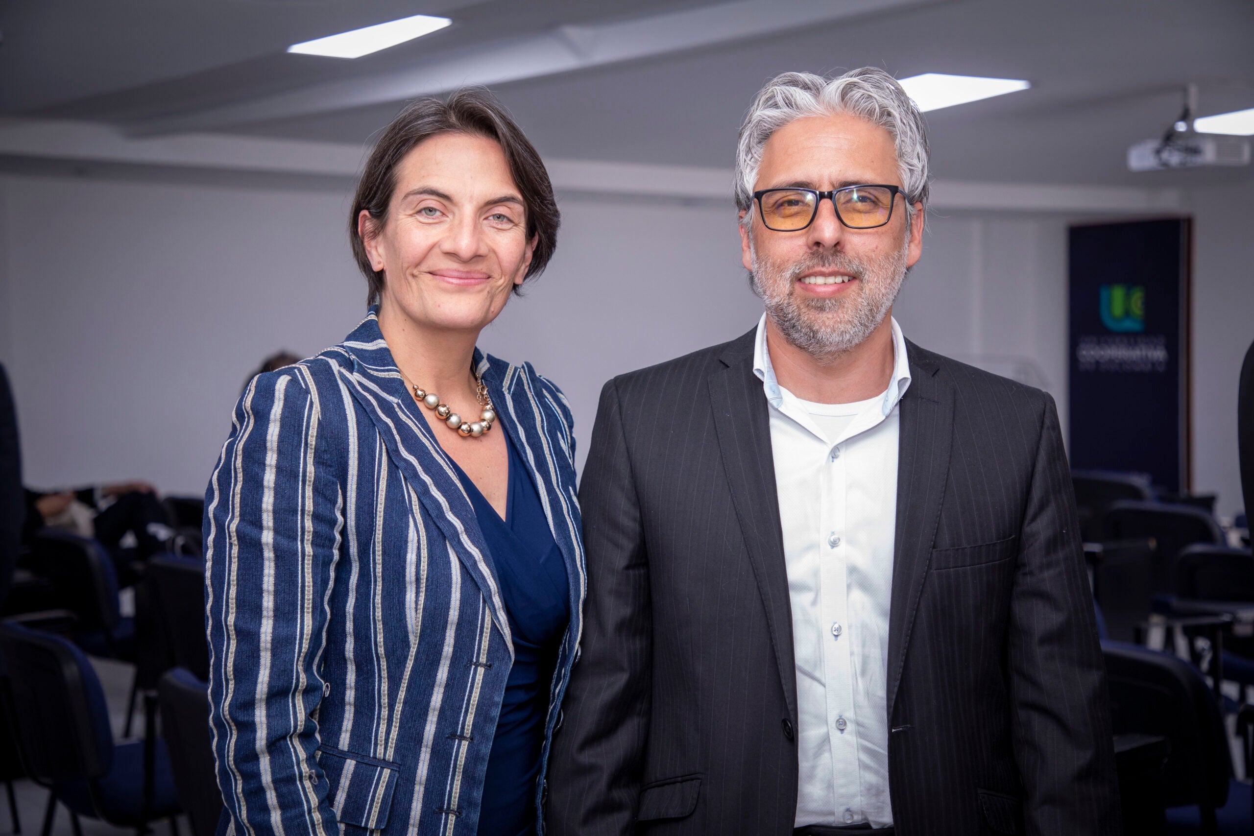 Sandra Orjuela, gestora administrativa de la Corporación La Prosperidad Madrid Cundinamarca; e Ivanov Pineda, gerente general de la Corporación La Prosperidad Madrid Cundinamarca.