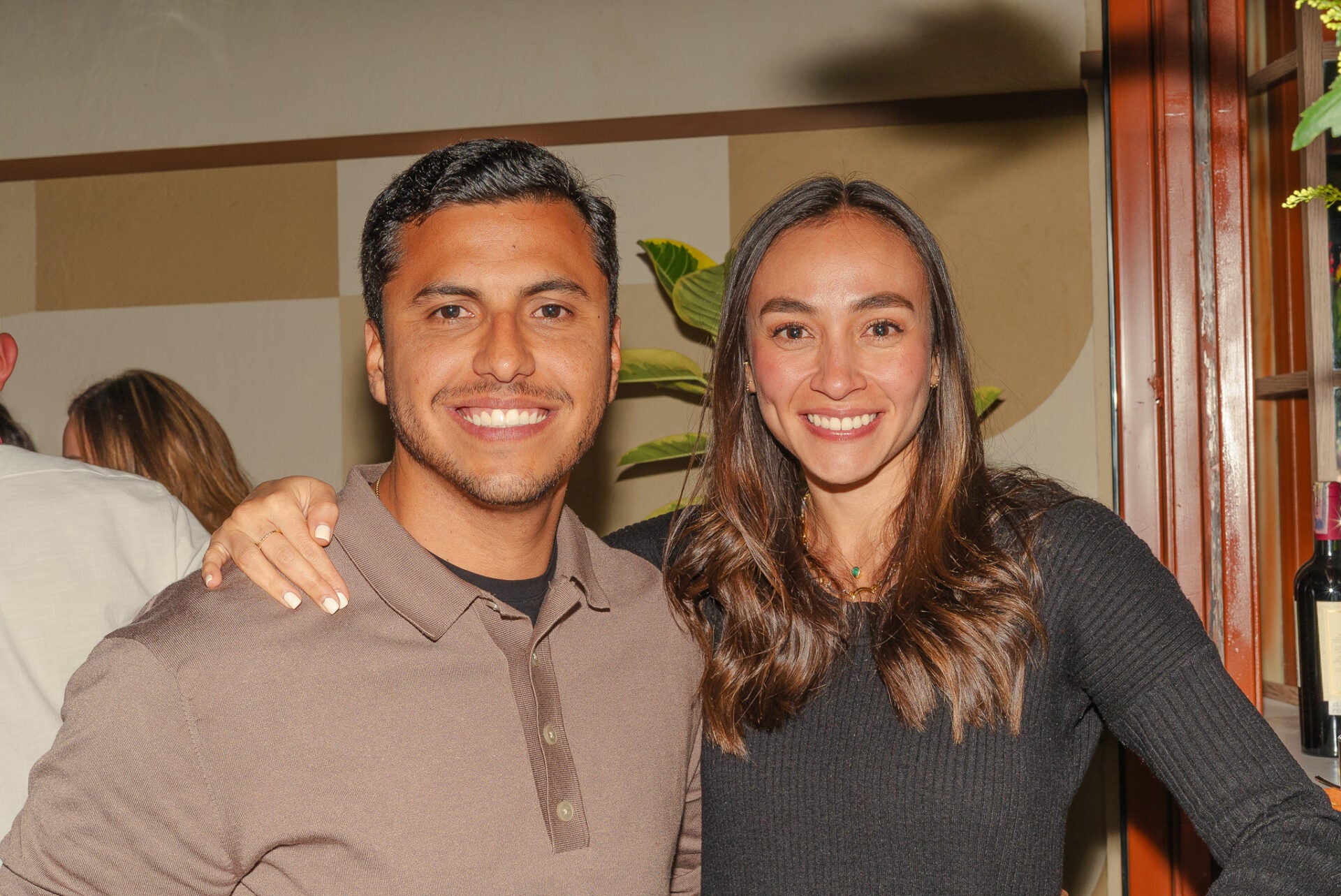 Nelson Castellanos, director comercial; y Ana María Fiallo, cofundadora de MedLaser.