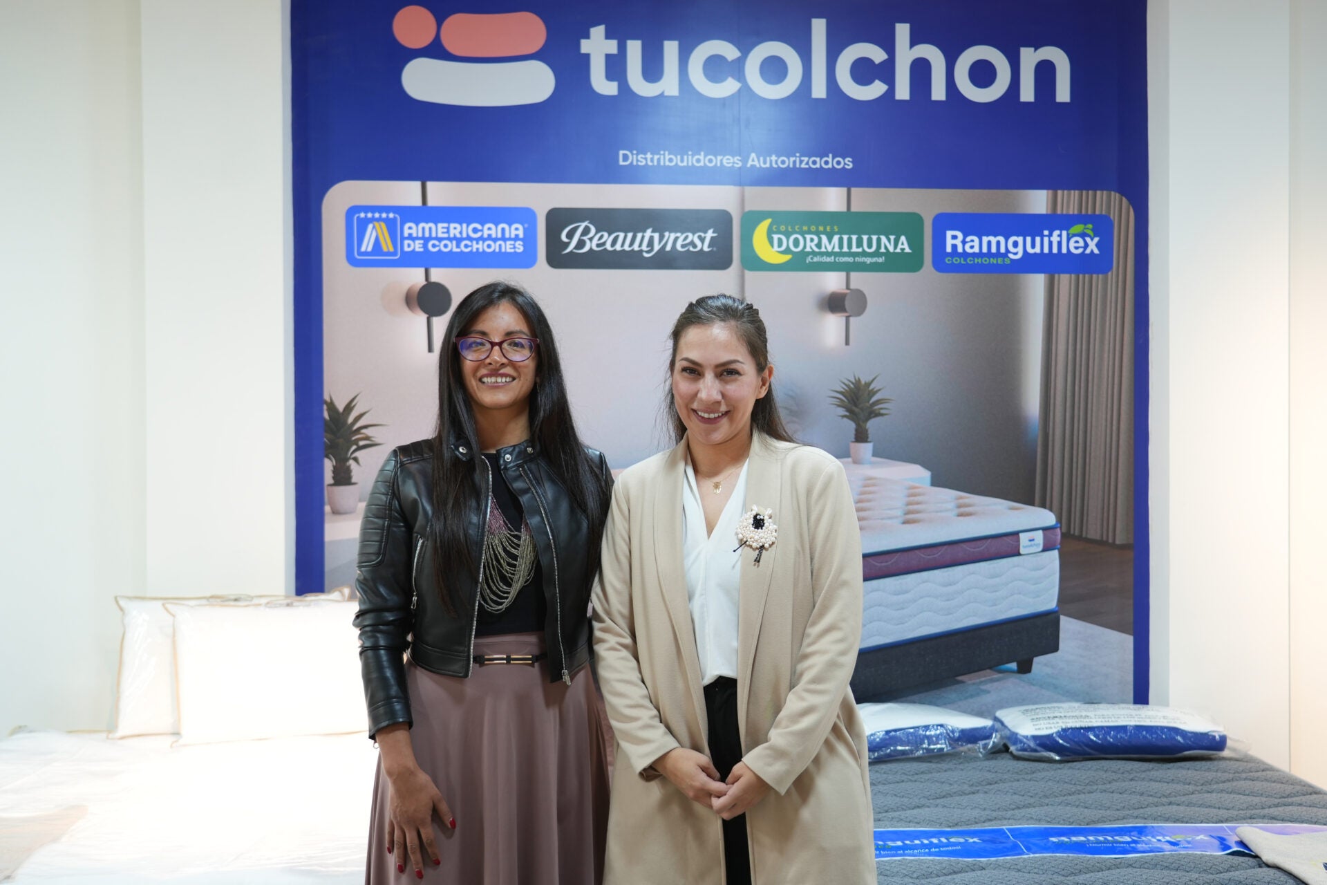 Ángela Chiriví, líder de diseño y desarrollo de Inacsa; y Alexandra Daza, líder de puntos de venta de Serta.