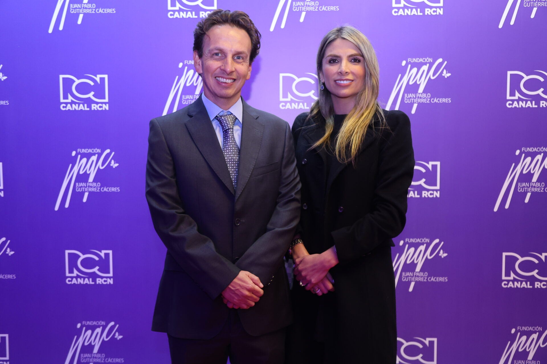 Juan Alejandro Vásquez, director de operaciones de Central Cervecera; y Andrea Cárdenas, gerente del canal primium de Central Cervecera.