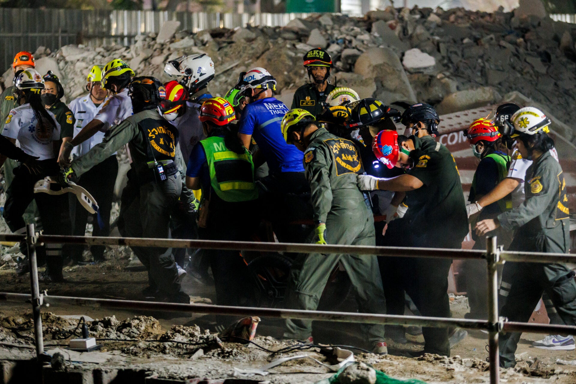El número de muertos por el terremoto en Myanmar asciende a por lo menos 1.644 