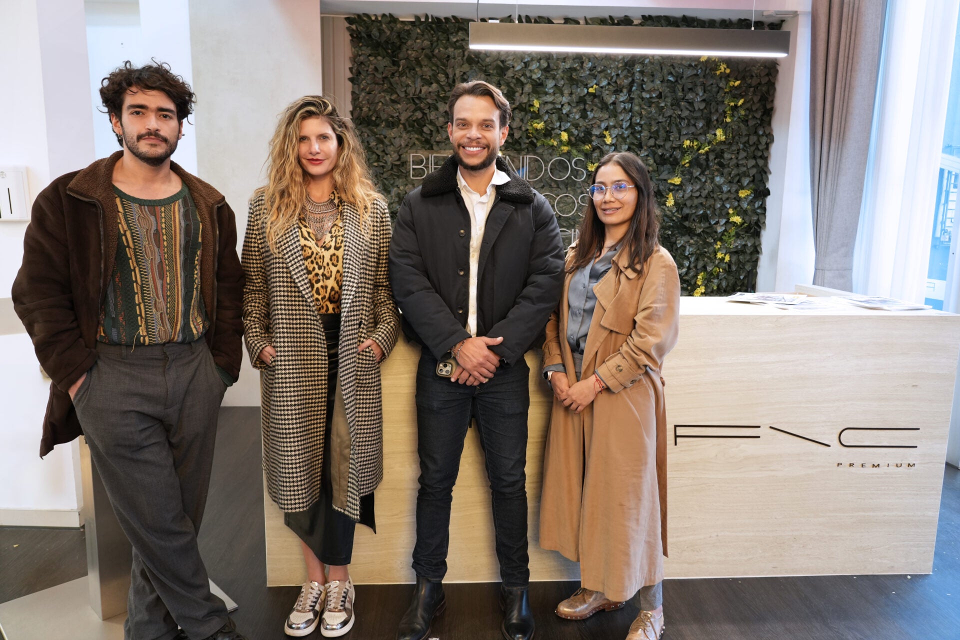 Juan Andrés Gómez, director de marketing de Alsada; Mabel Moreno, actriz; César Sarmiento, CEO de Csarmiento S.A.S; y Lina Cuchimaque, asesora comercial de Alsada.