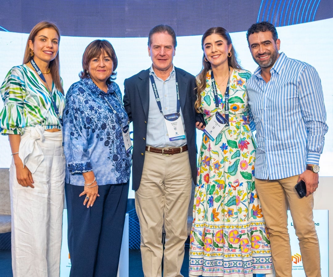 Erika Zarante, presidente de Latam Airlines; María Lorena Gutiérrez, presidente de Grupo Aval; Roberto Moreno, presidente de Amarilo; Laura Milena Roa, presidente del Fondo Nacional del Ahorro; y Guillermo Celis, director de Red+.