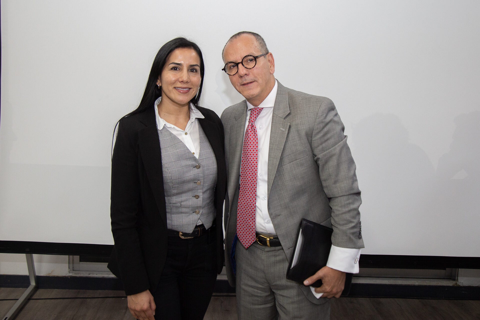 Diana Marcela Forero Delgado, directora de desarrollo y gestión de la Secretaria de Salud de Cundinamarca; y Jorge Alberto Toro, director ejecutivo de la Unión de IPS de Colombia.