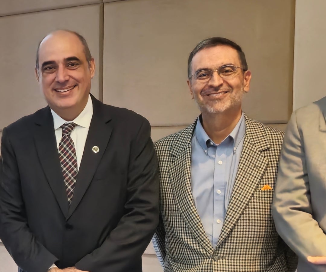 Augusto Mejía, vicepresidente de captaciones; y Carlos Fadul, vicepresidente ejecutivo de Banco Contactar.