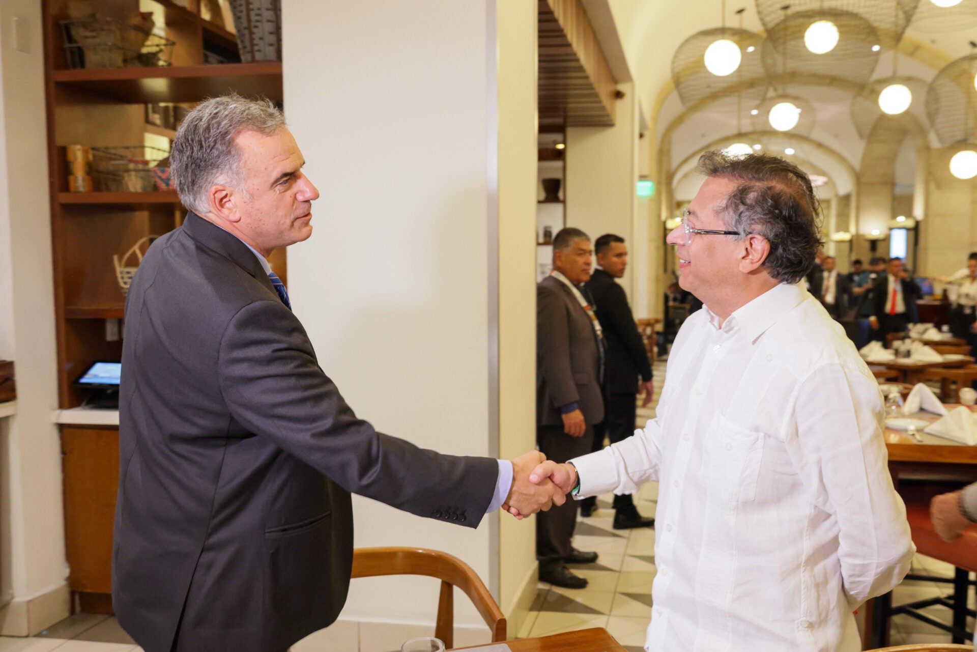 Presidente Gustavo Petro con el presidente de Uruguay, Yamandú Orsi