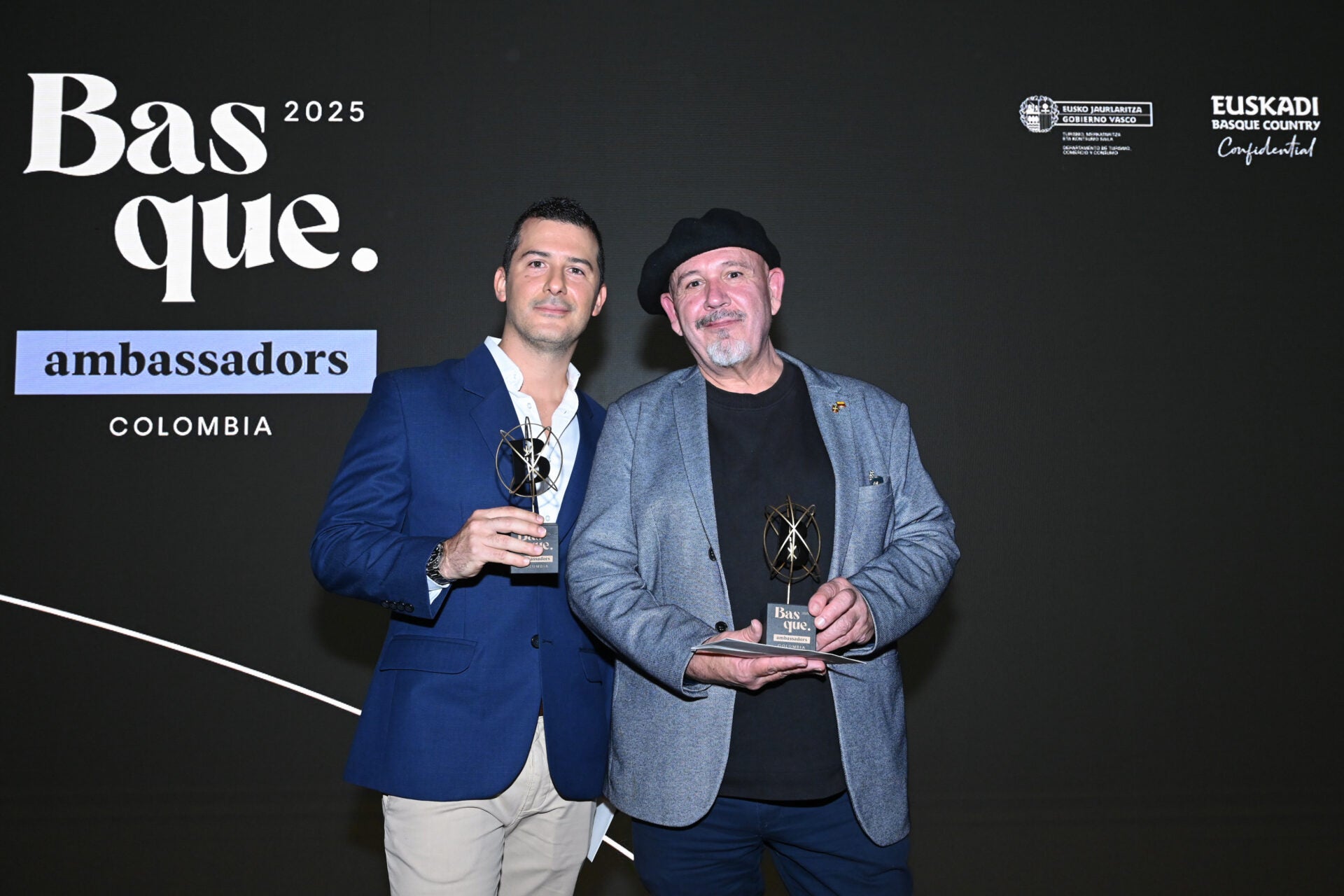 Luis Carlos Bonilla, dueño del restaurante Zumaia; y Goio Usunaga Beltrán, dueño del restaurante El Vasco, entre los galardonados.