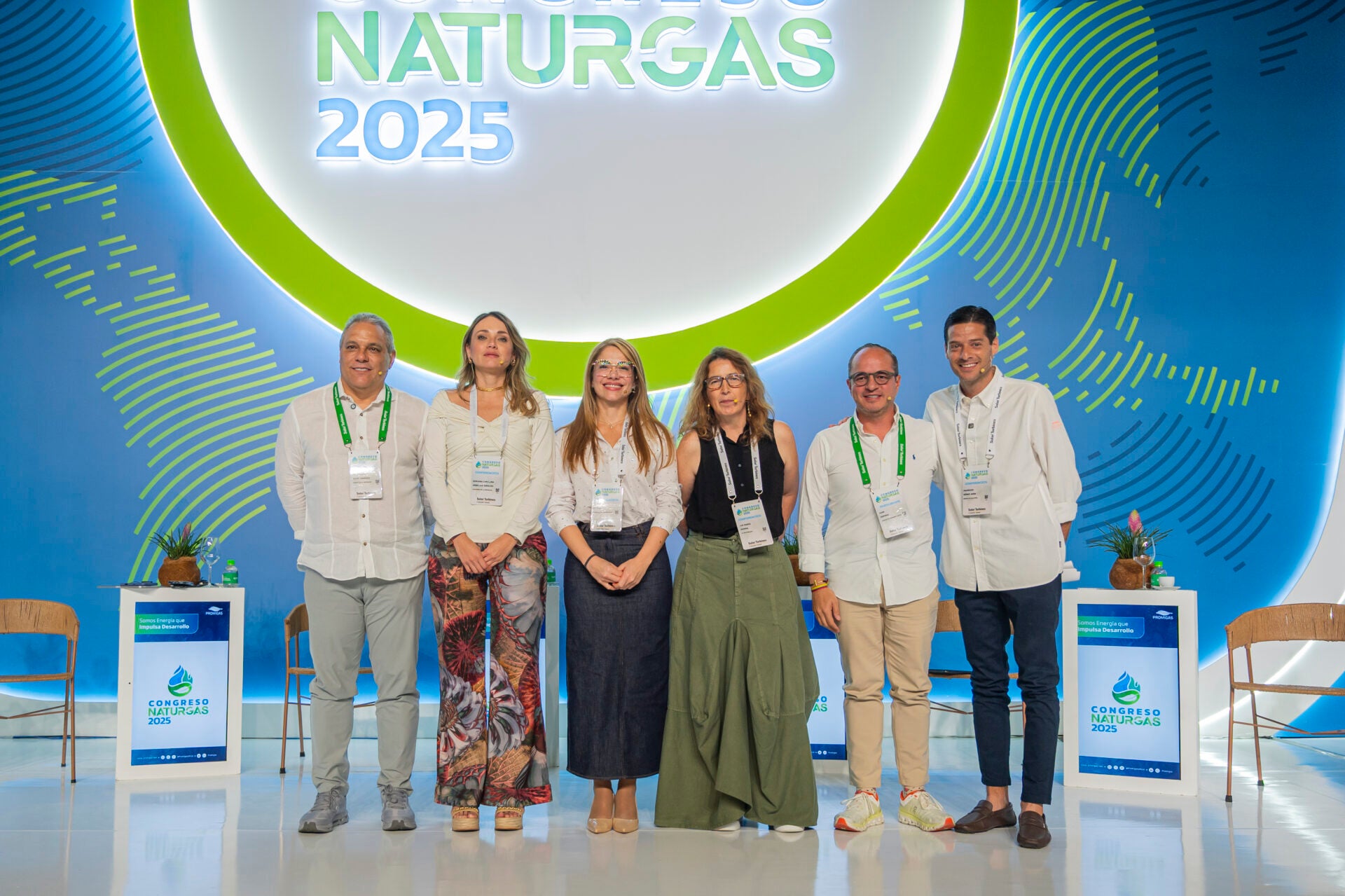 José David Name, senador del Partido de la U; Carolina Arbeláez, representante a la Cámara de Cambio Radical; Catherine Juvinao, representante a la Cámara del Partido Verde; Luz María Sierra, directora de El Colombiano; Juan Espinal, representante a la Cámara del Centro Democrático; y Mauricio Gómez Amín, senador del Partido Liberal.