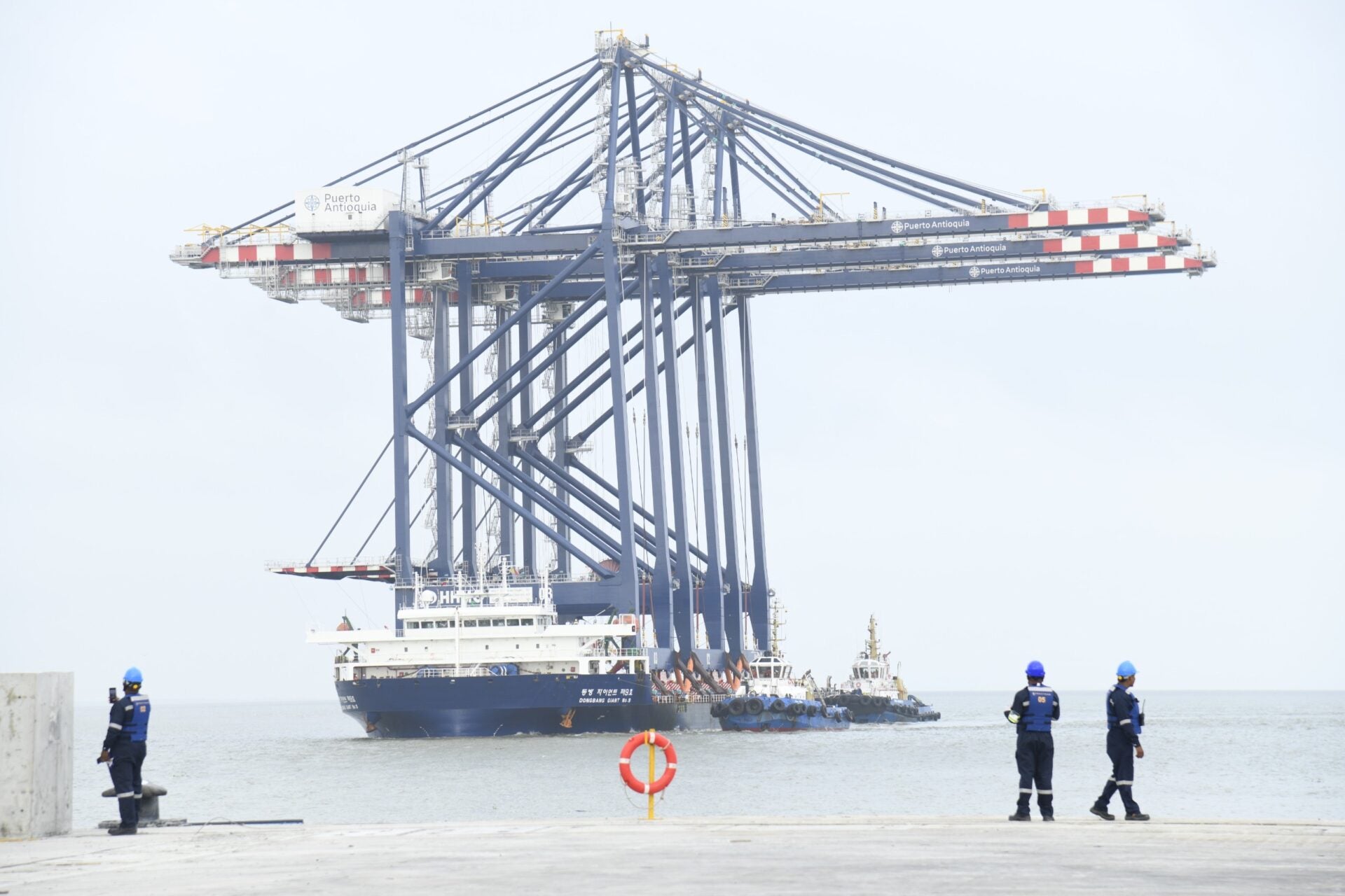 Nuevas grúas en Puerto Antioquia 