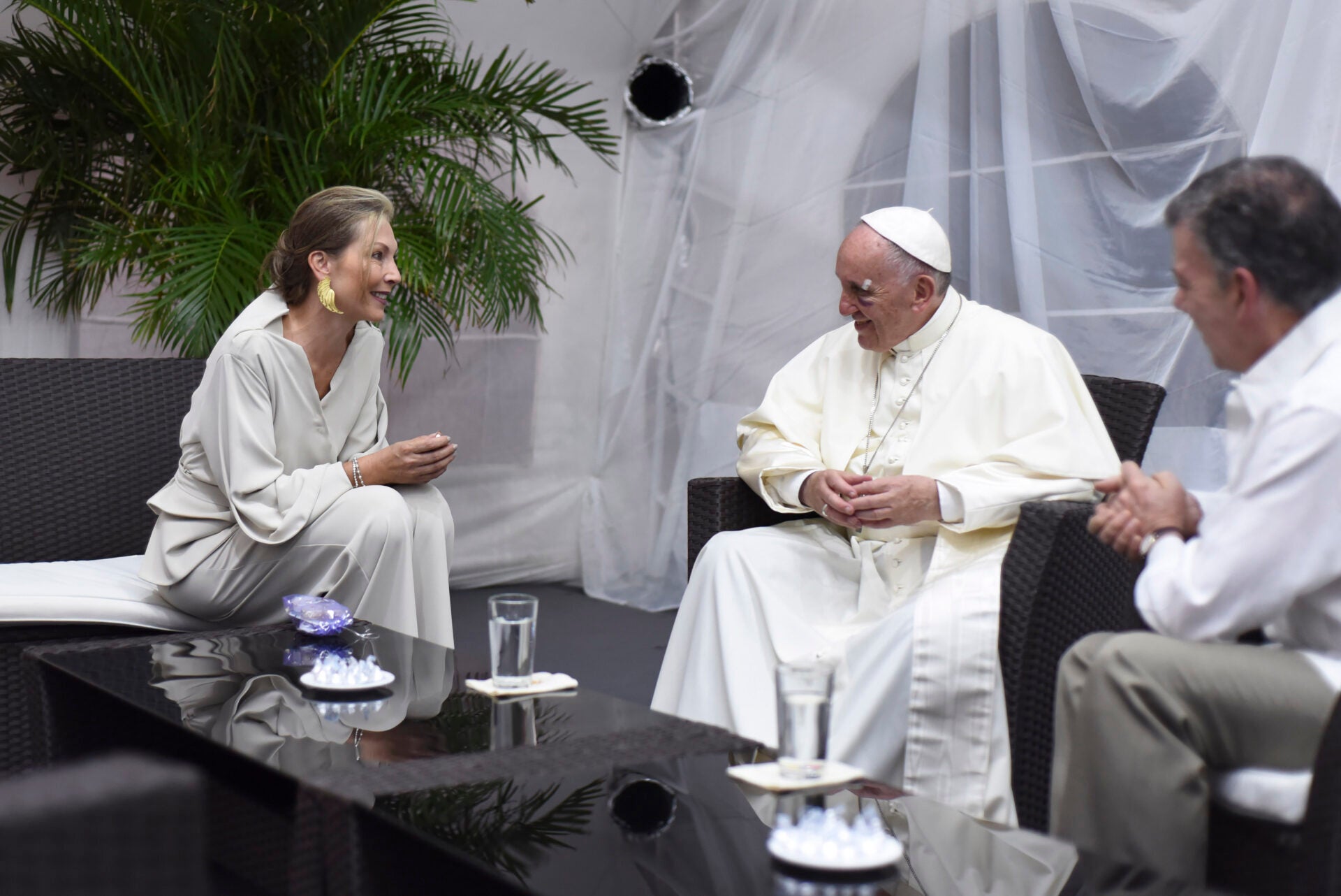 La exprimera dama Clemencia Rodríguez, y Juan Manuel Santos, expresidente colombiano