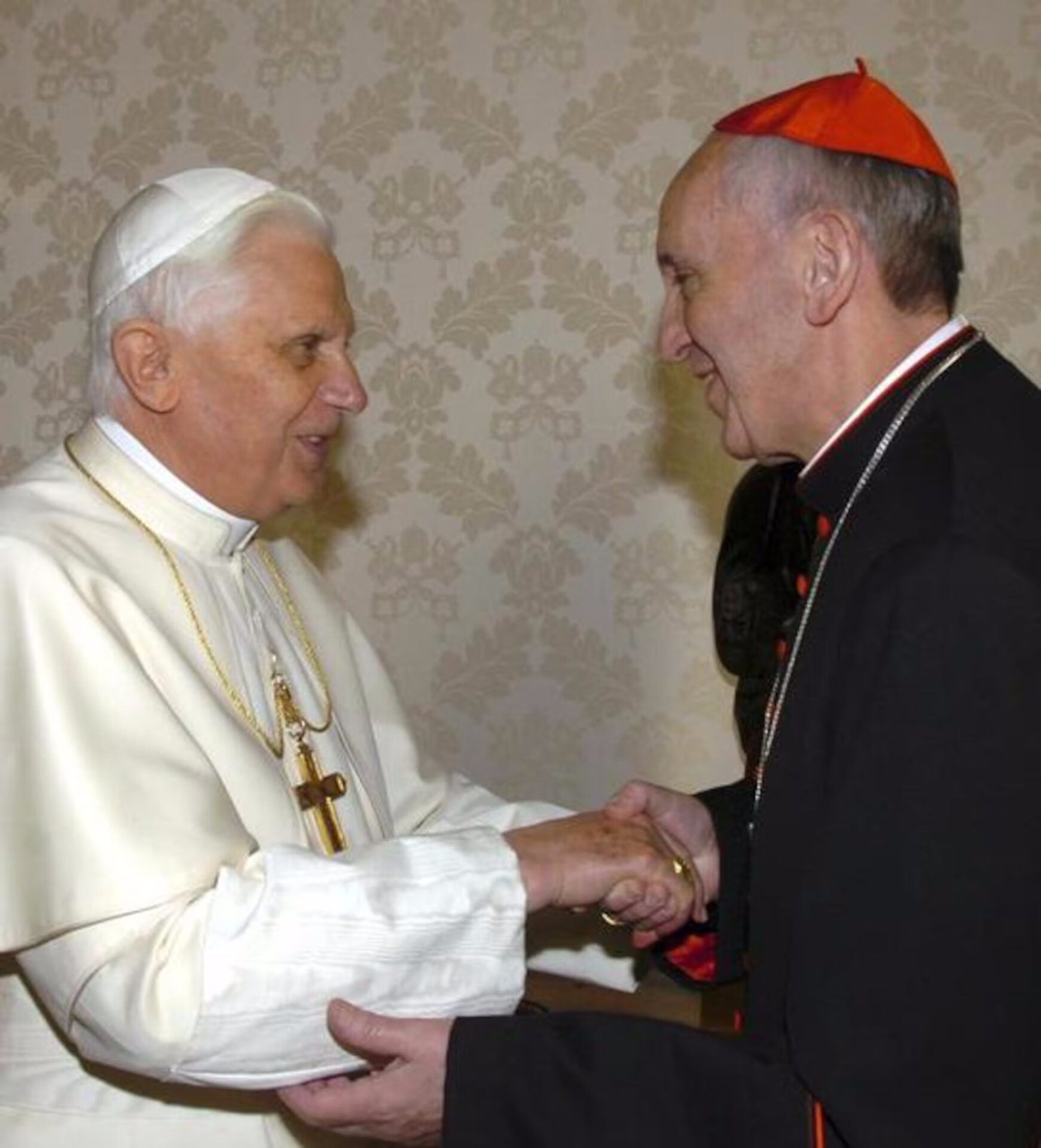 El Cardenal Jorge Mario Bergoglio con el Papa Benedicto XVI en 2007.