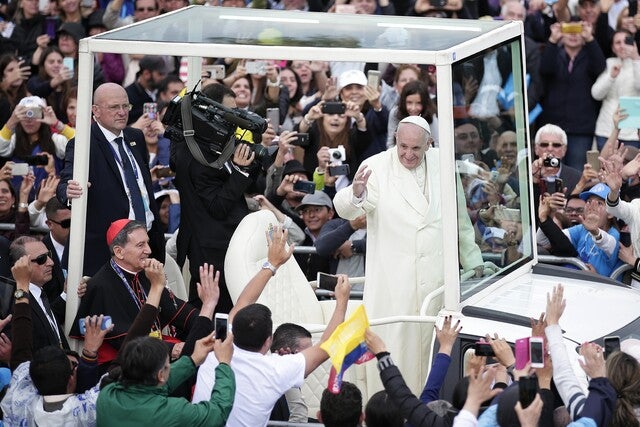 Llegada del Papa Francisco a la misa campal que se realizó en el Parque Metropolitano Simón Bolívar en 2017.
