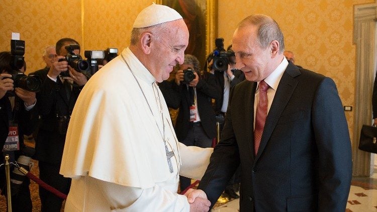 El papa Francisco se reunió con Vladimir Putin en 2019.
