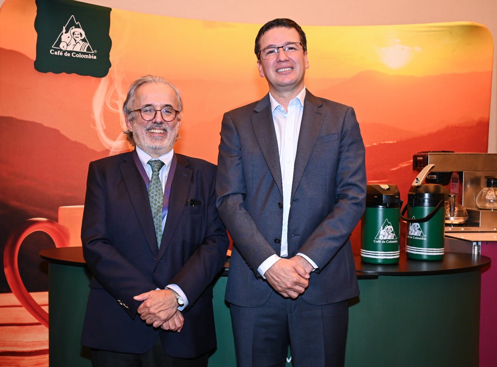 Luis Carreño, gerente general de Racafé; y Germán Bahamón, gerente de la FNC.