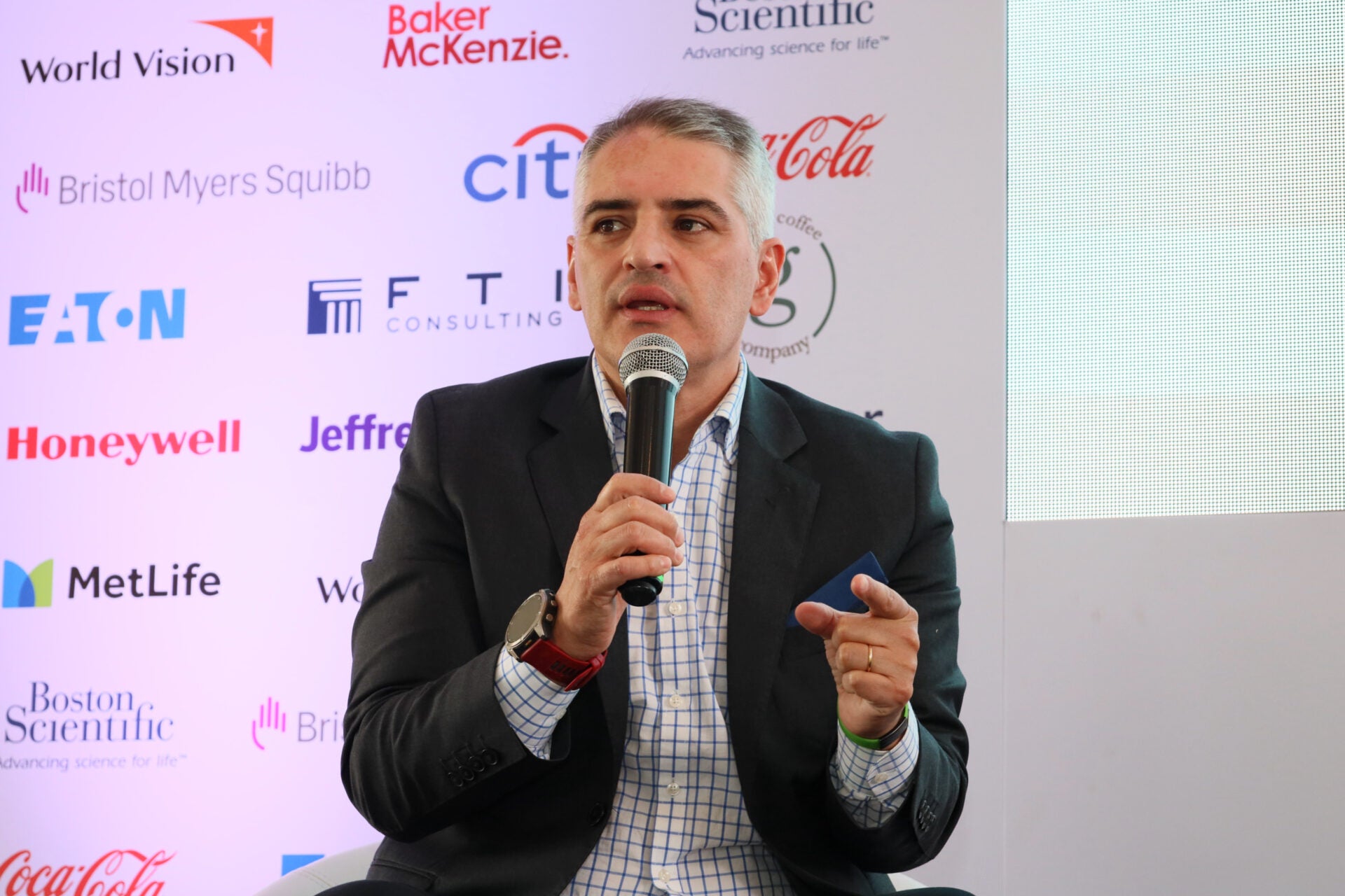 Para Andrés Julián Rendón, gobernador de Antioquia, una de las claves para atraer inversión extranjera es la seguridad/Karla Cruz/LR