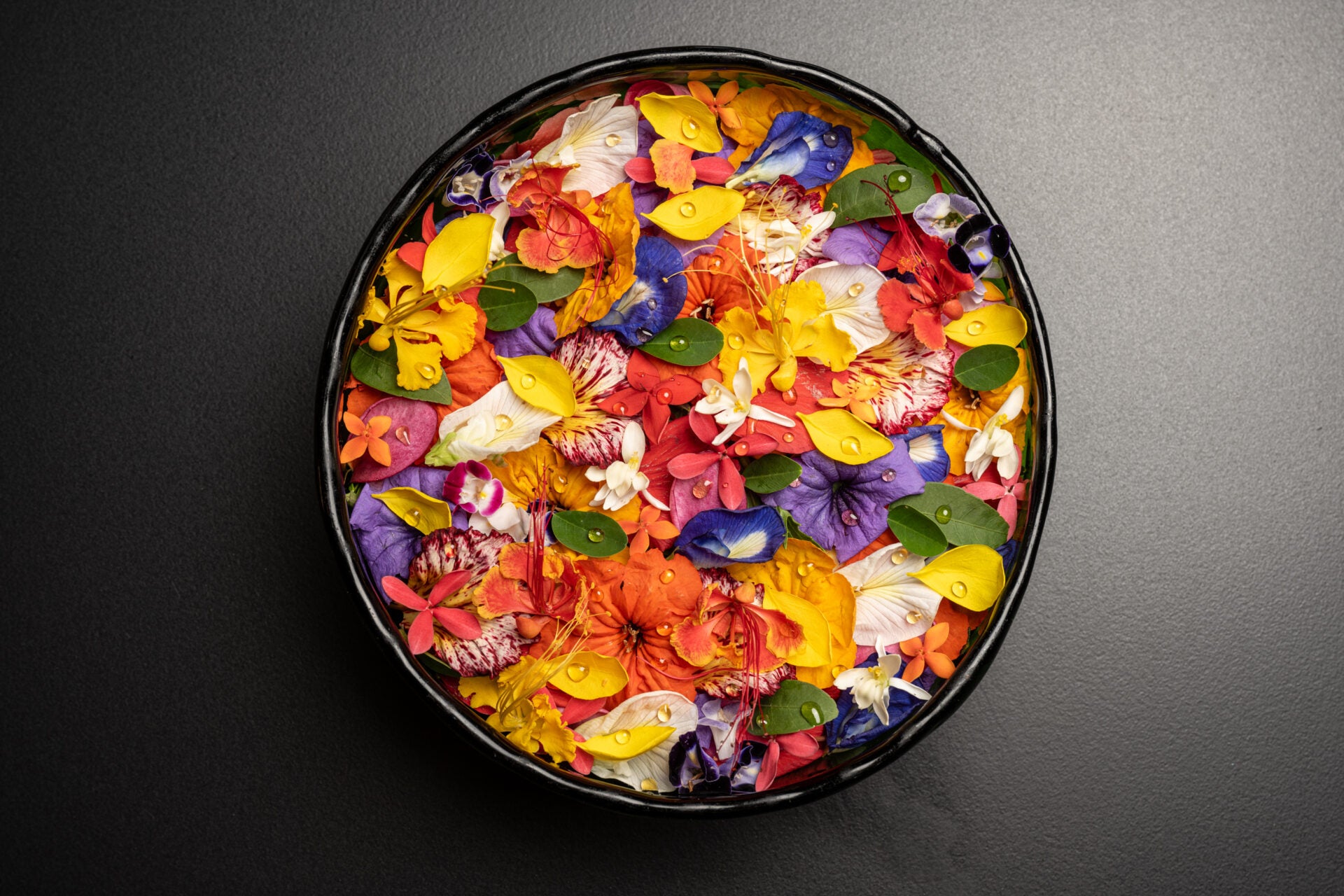 Ensalada de flores caribeñas