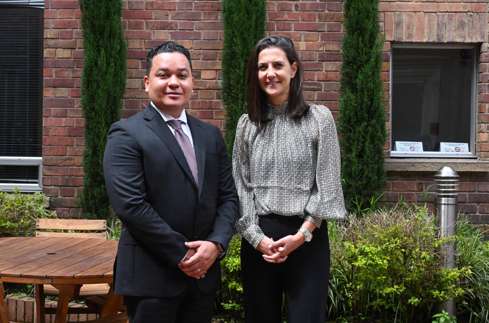Víctor José Patermina Novoa, director de energía del Ministerio de Minas y Energía; y María José Naranjo, vicepresidente de estrategia corporativa de Bancóldex.