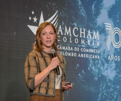 María Claudia Lacouture, presidente de AmCham, presentó en la Asamblea AmCham Colombia un un análisis clave sobre el arancel del 10% impuesto por EE. UU. a las exportaciones de Colombia.