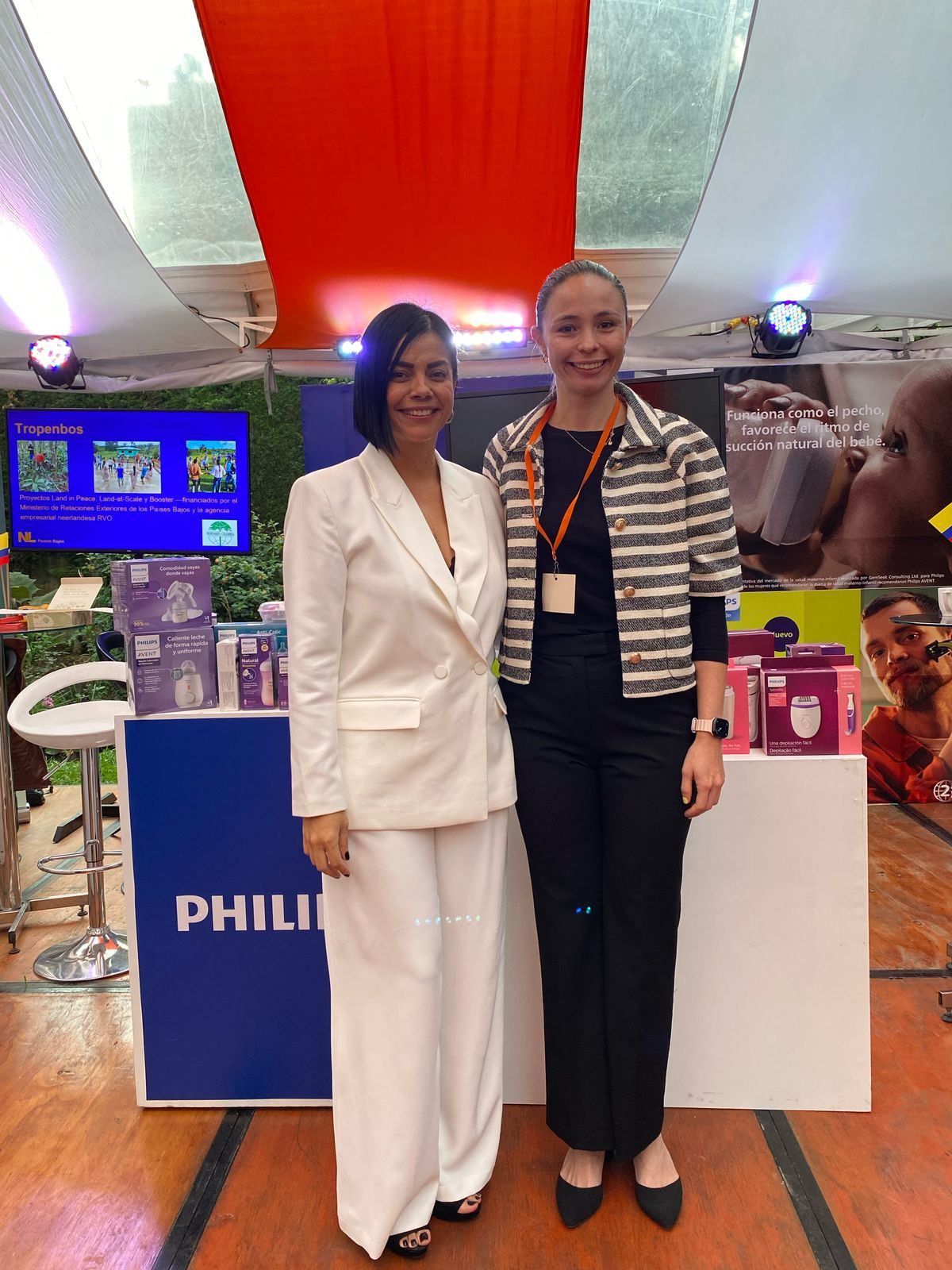 Yeimy Forero, gerente de cuentas internacionales para Colombia, Panamá y Mexico; y Natalia Gutiérrez, gerente de marketing de Healthsystems.