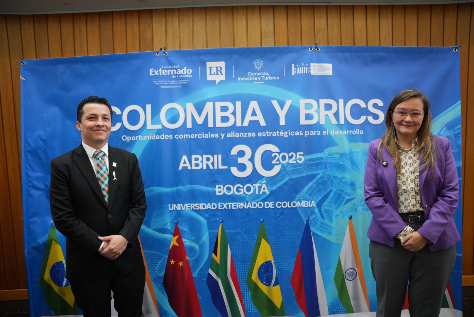 Alejandro Toro, presidente de la Comisión Segunda de la Cámara de Representantes; y Cielo Rusinque, Ministra (e) de Comercio, Industria y Turismo.