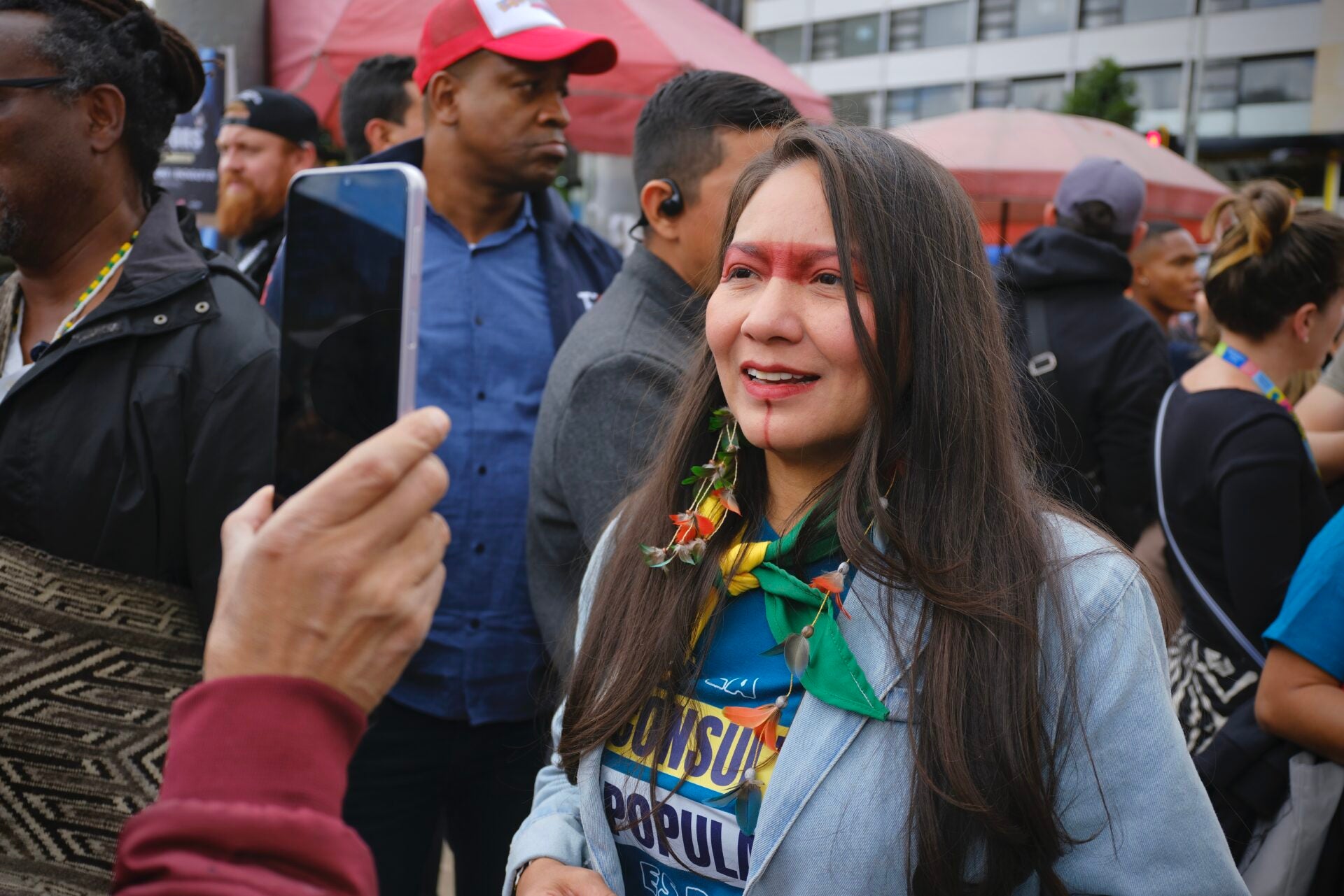 La ministra de Ambiente hizo parte de las manifestaciones