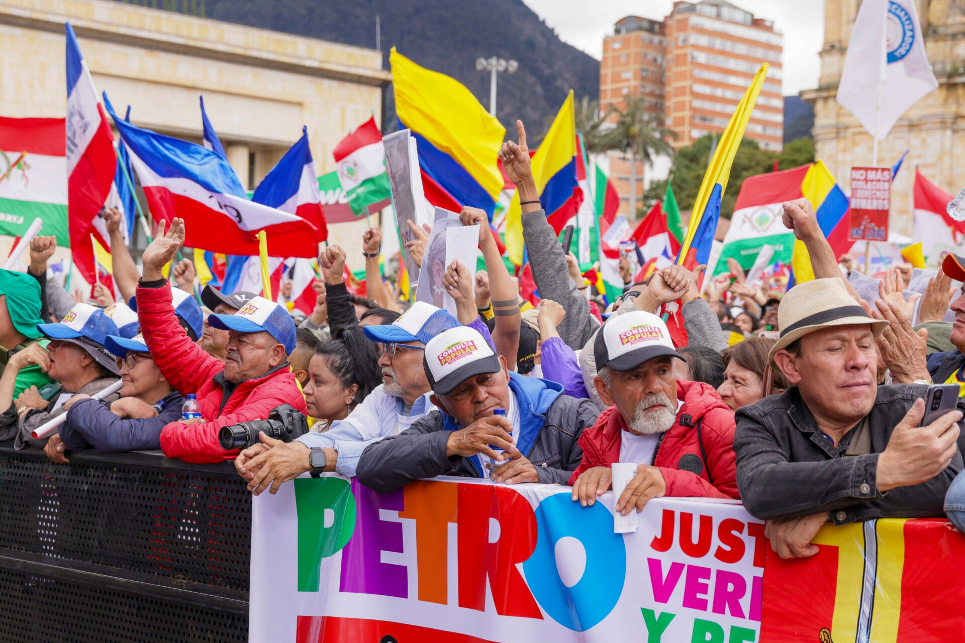 Movilizaciones en defensa de la consulta popular