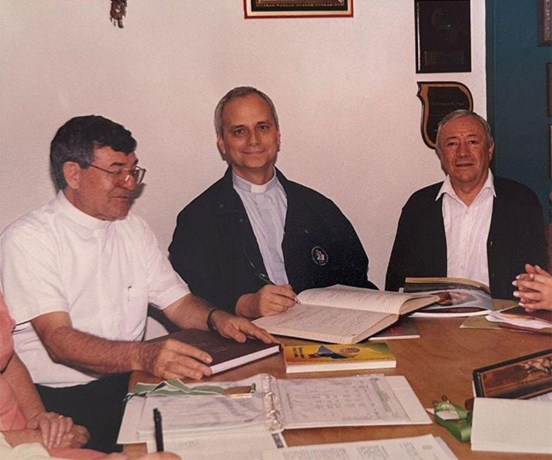 León XIV en Medellín, cuando era provincial de los Agustinos.