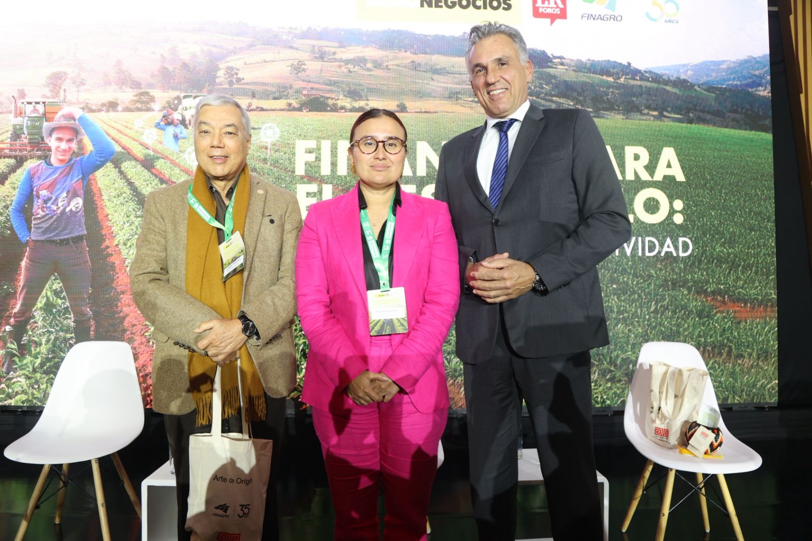 César Ferrari, superintendente financiero; María Navarro, superintendente de Economía Solidaria; y Guilherme Campos, secretario nacional de Política Agrícola de Brasil.