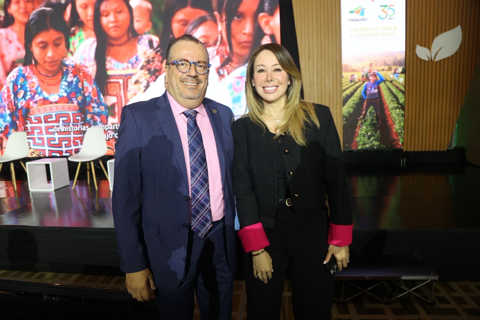 Rolando Monroy, asesor de presidencia de Finagro y Jimena Ruiz, vicepresidente jurídica de Finagro.