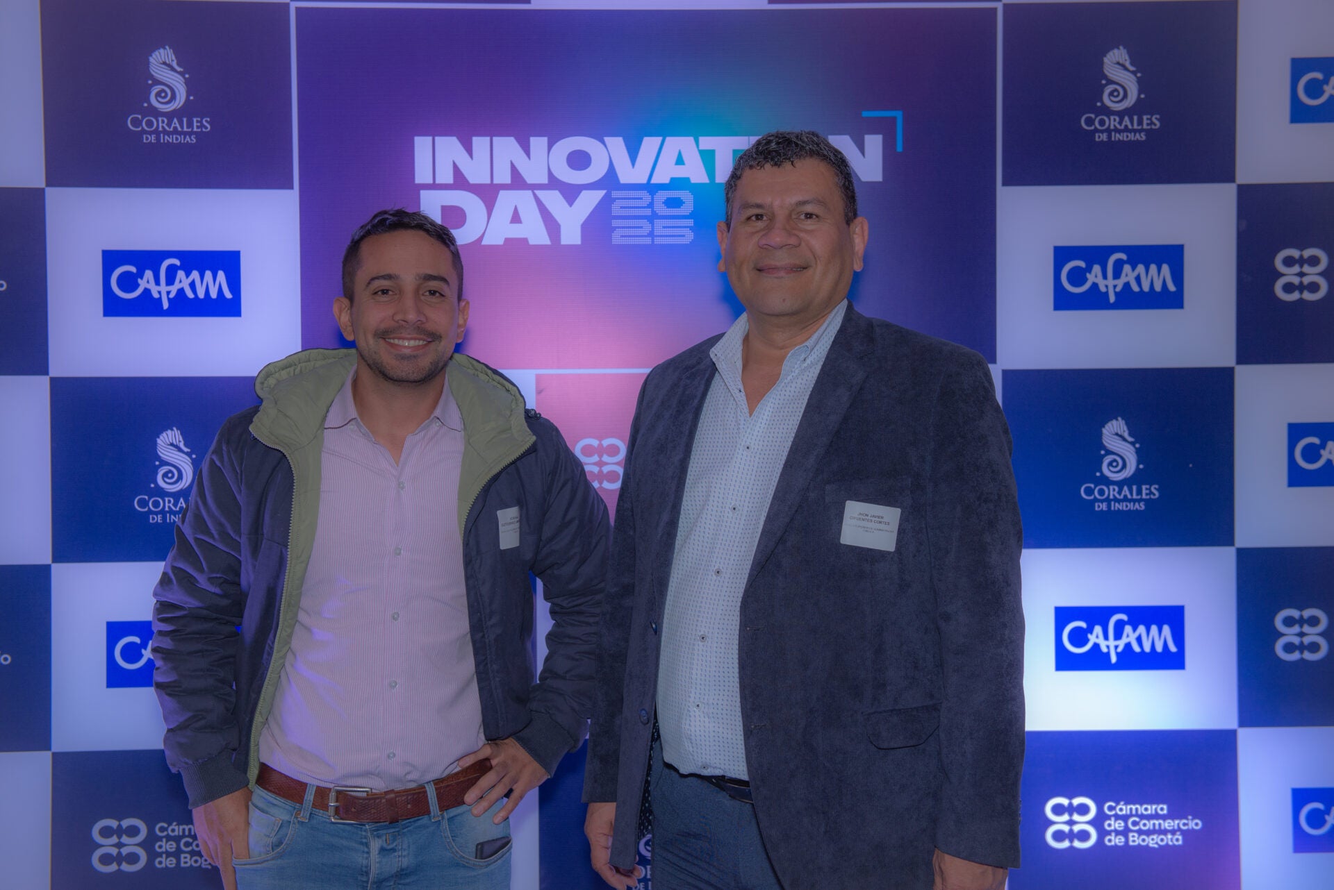 Joshua Gutiérrez Umbarila, profesional especializado; y Jhon Javier Cifuentes Cortés, coordinador de bienestar de la Escuela Superior de Administración Pública Esap.