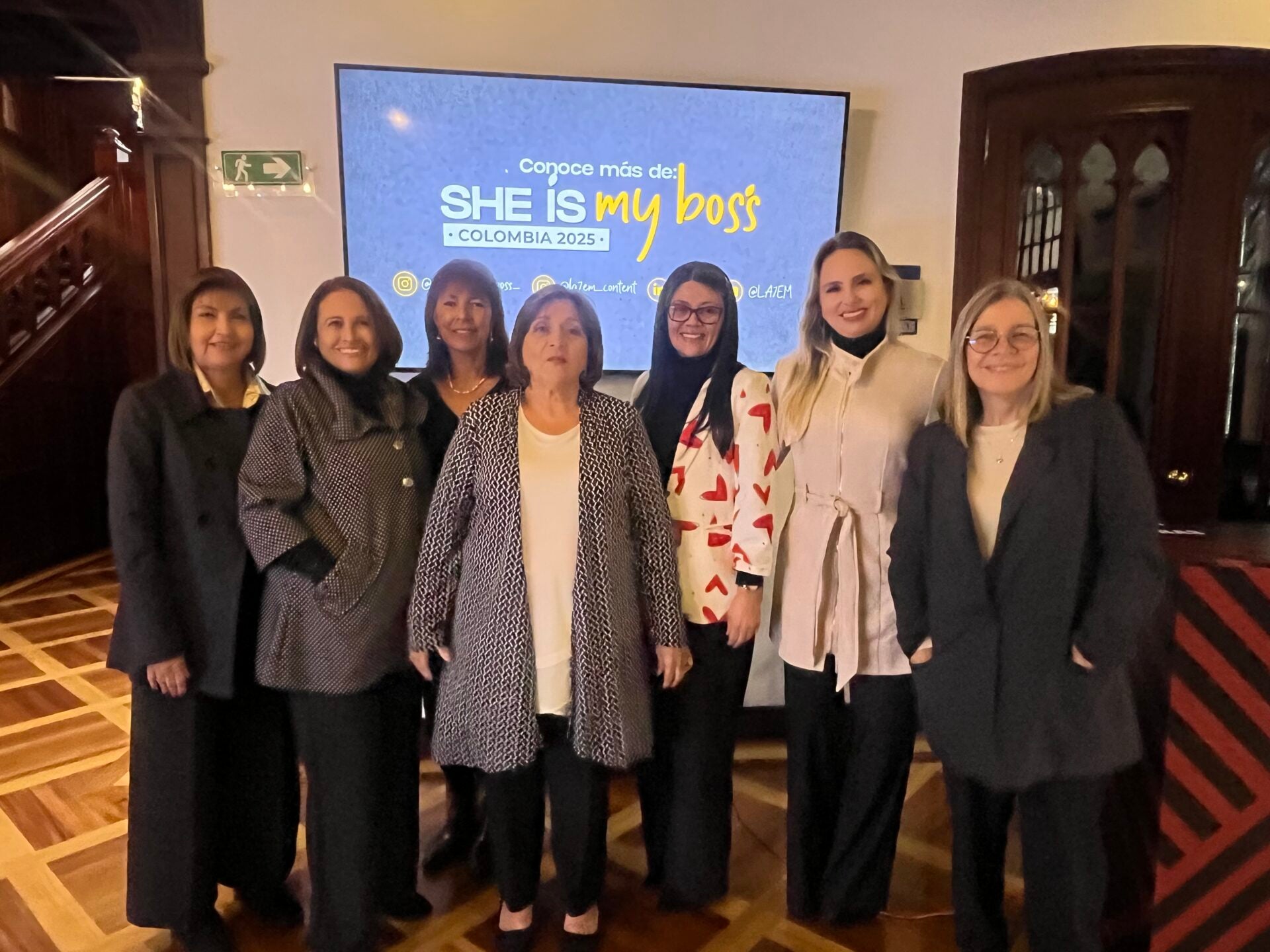 Mónica Espinal, abogada; María Teresa Cañas, bacterióloga; Fanny Santamaría, economista; María Elena Obando, presidente de Coordinadora Mercantil; Clara García Rua, directora ejecutiva de Defencarga; Catalina Hoyos, directora logística de Nutresa; y Olga Helena Velásquez, exvicepresidente de Coordinadora Mercantil.