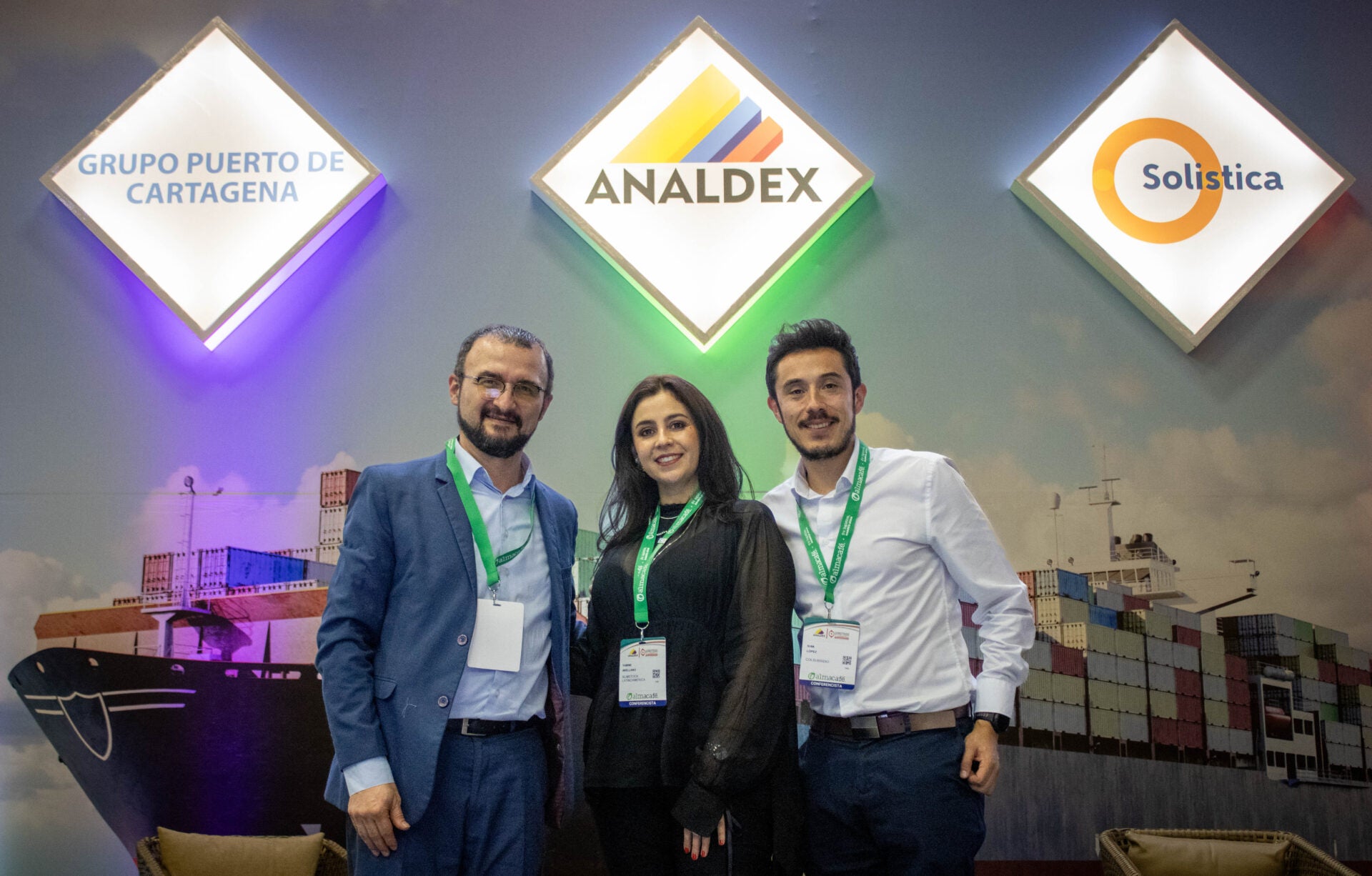 Juan Pablo Soto, vicedecano de relaciones corporativas de la Uniandes; Yanine Arellano, vicepresidente comercial, experta en Supply Chain Slimstock Latinoamérica; e Iván López, subgerente de la cadena de suministros de Colsubsidio.