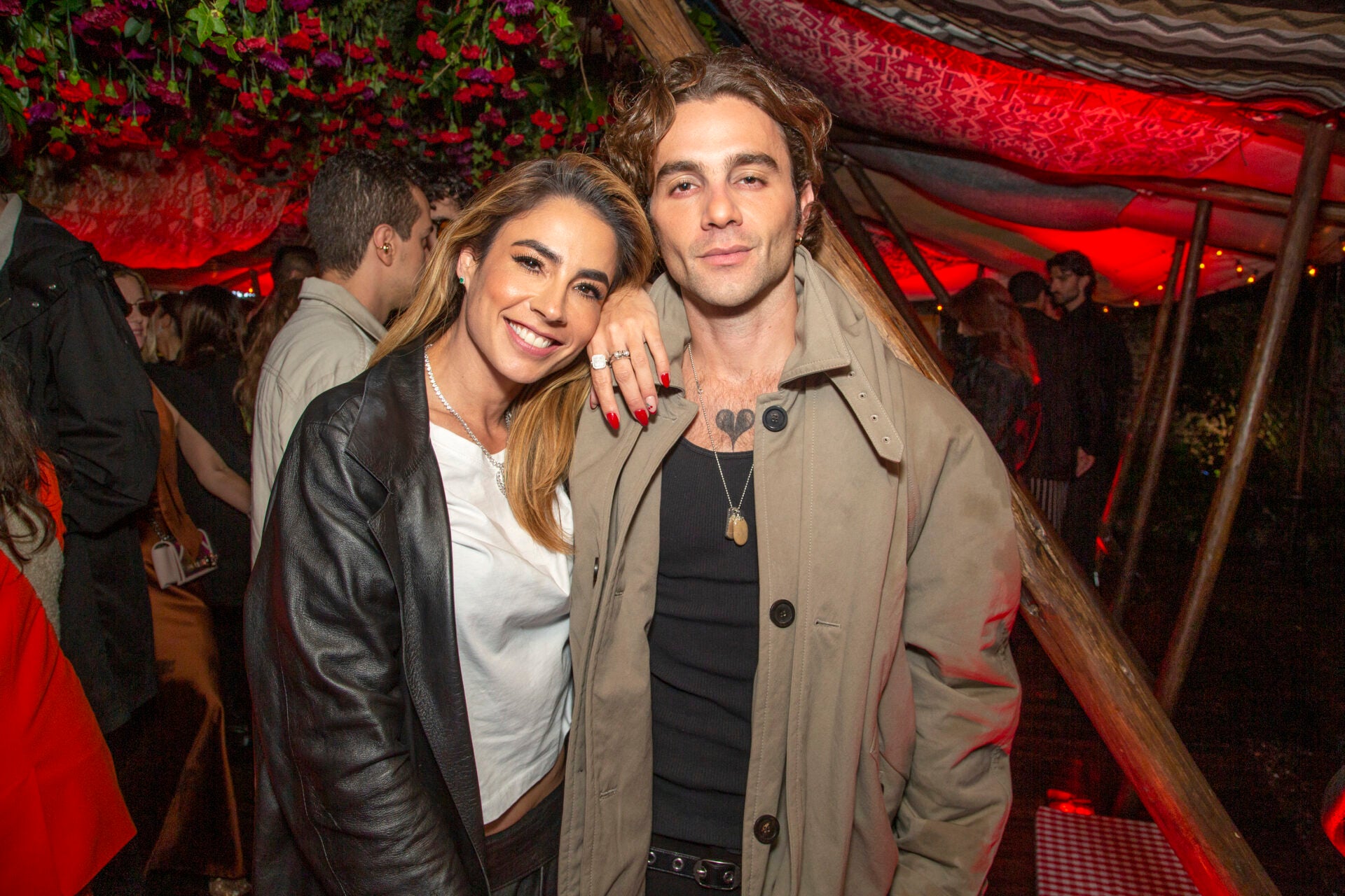 Carla Giraldo, actriz y presentadora; y Roberto Asis, influencer, asistieron al encuentro.