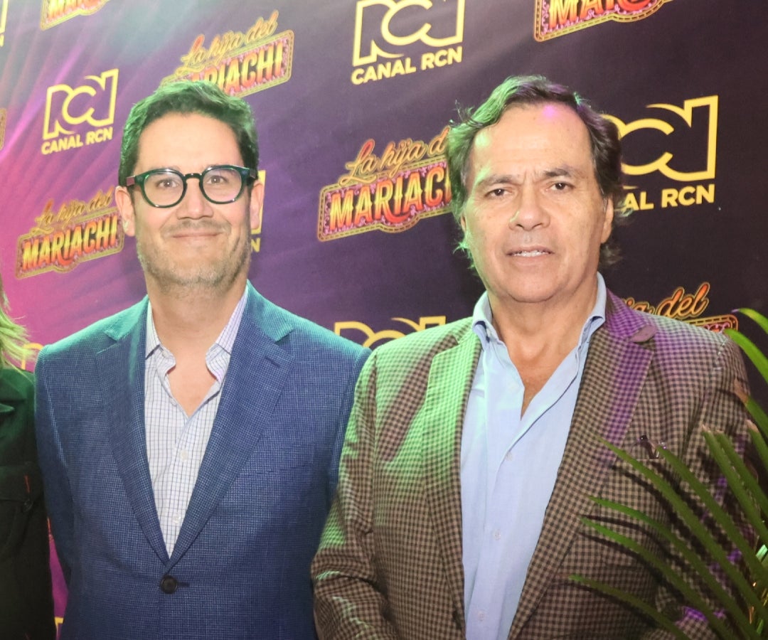 Mauricio Vásquez, vicepresidente de mercadeo y distribución de Win Sports; y Eduardo Correa, vicepresidente comercial de Canal RCN y RCN Radio.