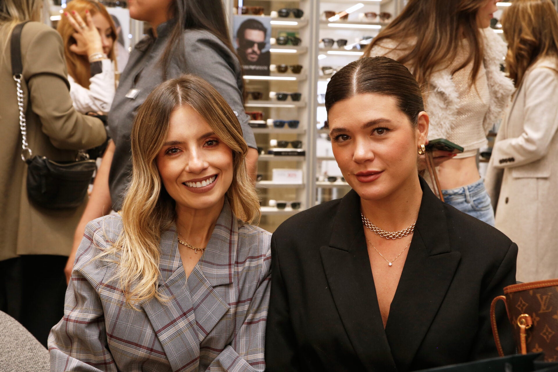 Suad Rujana, creadora de contenido; y Daniela Tapia, actriz, asistieron al evento.