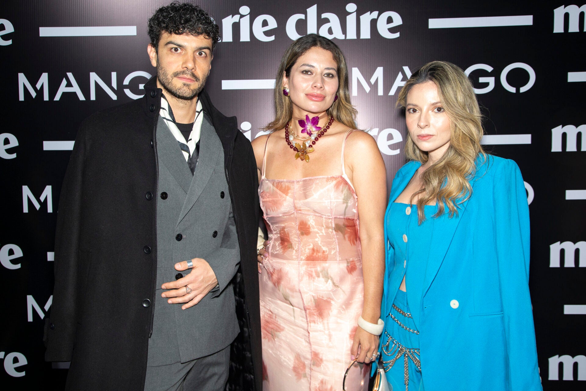 Los creadores de contenido, Miguel González; Alejandra Muñoz; y Laura Cepeda, entre los asistentes al evento.