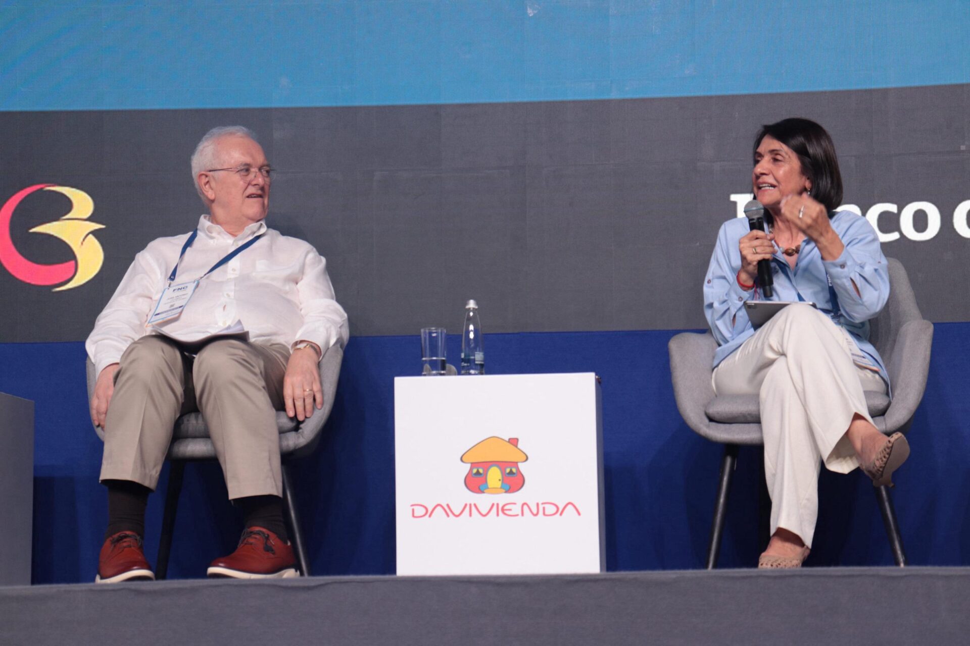 José Antonio Ocampo, exministro de Hacienda y Olga Acosta, cordirectora del Banco de la República