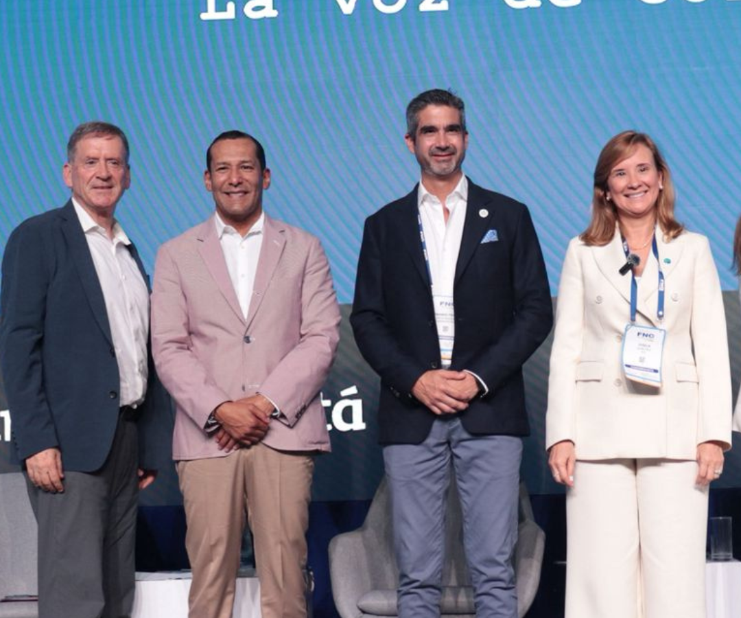 ark Green, presidente Emérito de Wilson Center; Marco Antonio Rizo Cifuentes, presidente de Bancoomeva; Hernando Chica, presidente en Banco Agrario; y Gisela Sánchez, presidenta Ejecutiva del Bcie