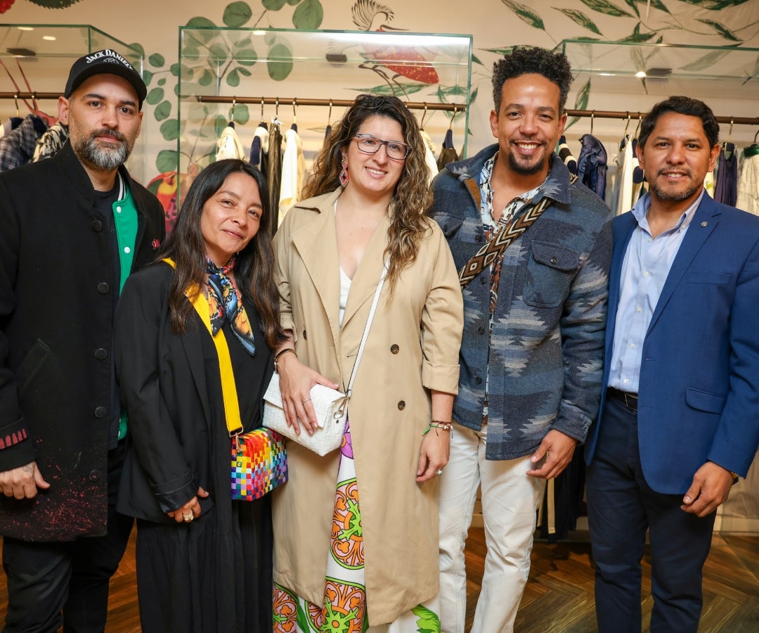 Gonzalo León y Milena Berdugo, artistas plásticos; Leydi Aguirre, coordinadora de abastecimiento médico para Cafam; Francis Vicioso, director de desarrollo de negocios para Suramérica en GomezLee Marketing; y Arquímedes Flores, cónsul de Honduras en Colombia.