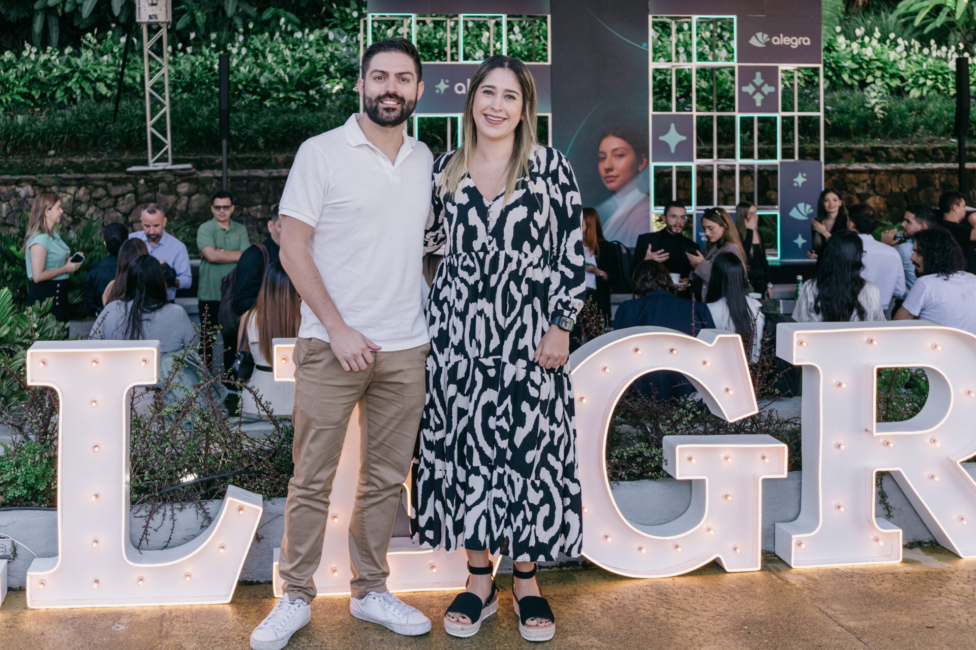 Sebastián Cáceres, head of sales de Alegra; y Andrea Hoyos, head of technology de Alegra, entre los asistentes.