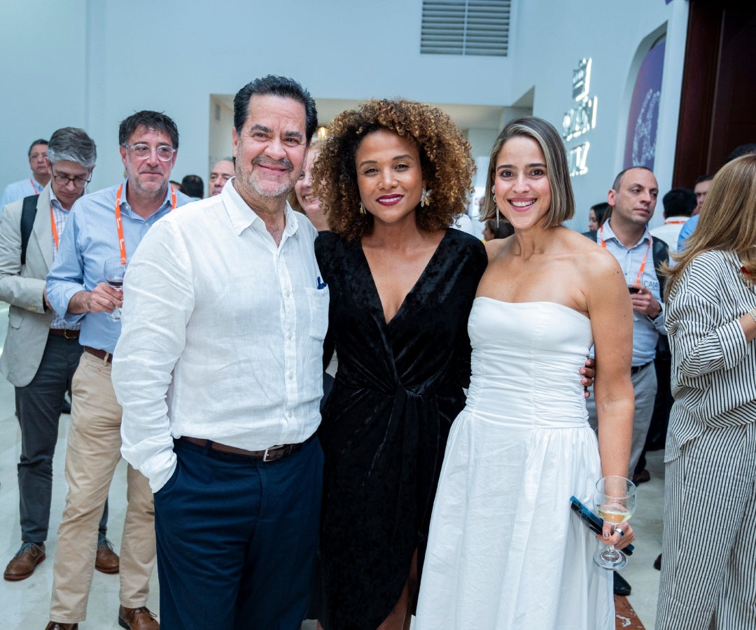 Frank Pearl, presidente de la ACP; Mabel Lara, secretaria de Desarrollo Económico y Turismo de Cali; y Claudia Escobar, vicepresidente de asuntos corporativos y comunicaciones de la ACP.