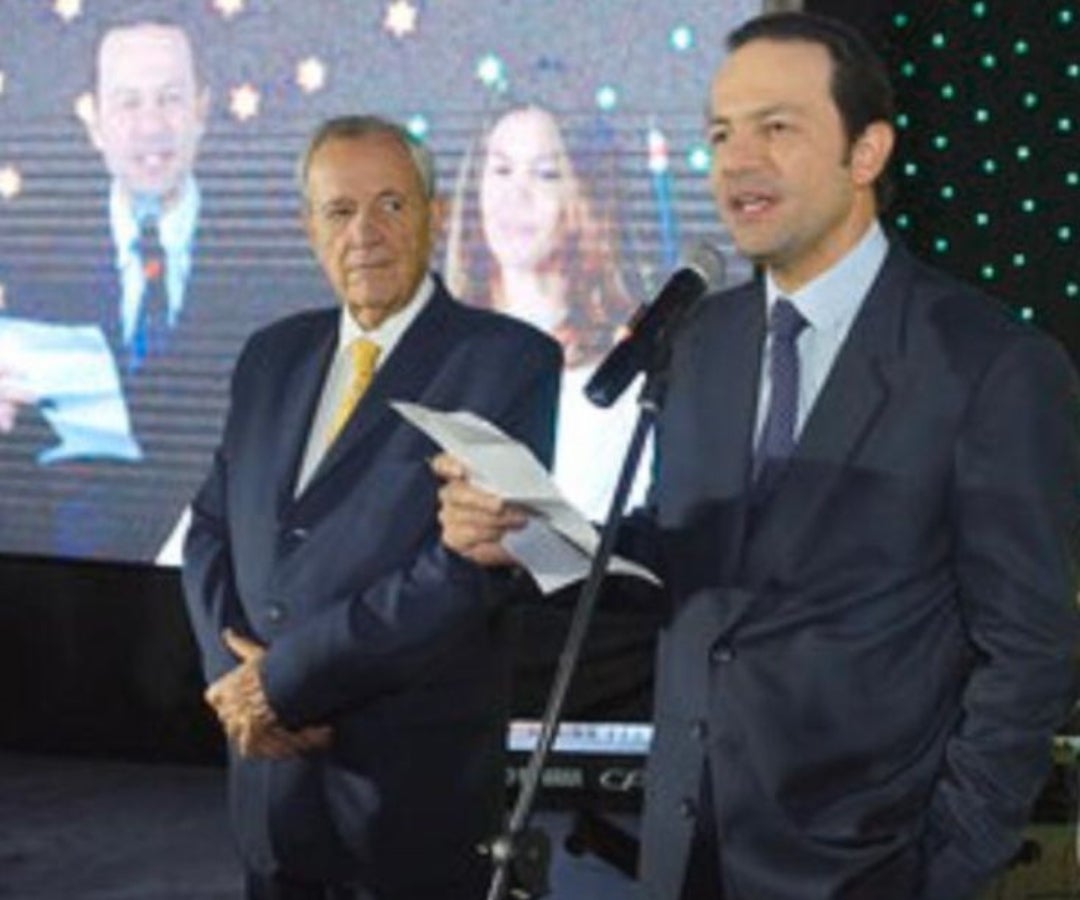 Luis Aurelio Díaz, gerente general de Oikos, y su padre, Gabriel Díaz Ardila, fundador de Oikos