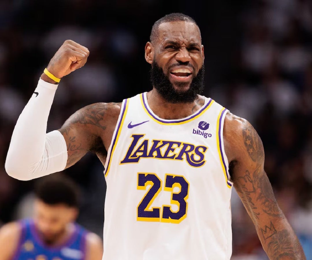 LeBron James Ya era profesional y tenía presión por mantenerse competitivo mientras se convertía en figura paterna.