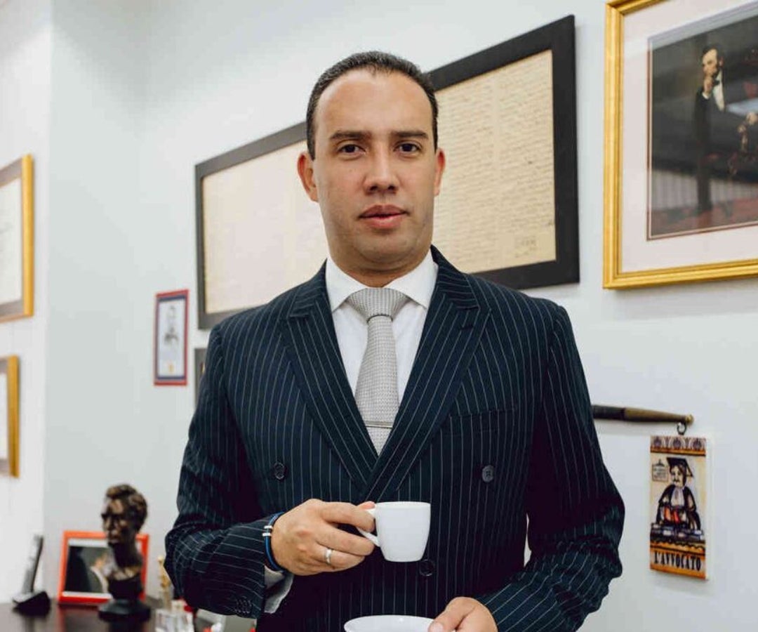 Víctor Mosquera, abogado de Miguel Uribe Víctor Mosquera, abogado de Miguel Uribe