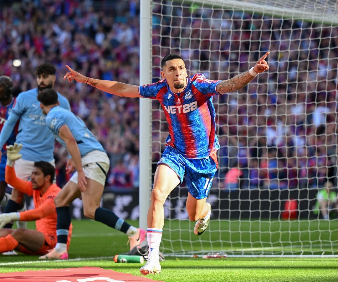 Daniel Muñoz jugador del Crystal Palace