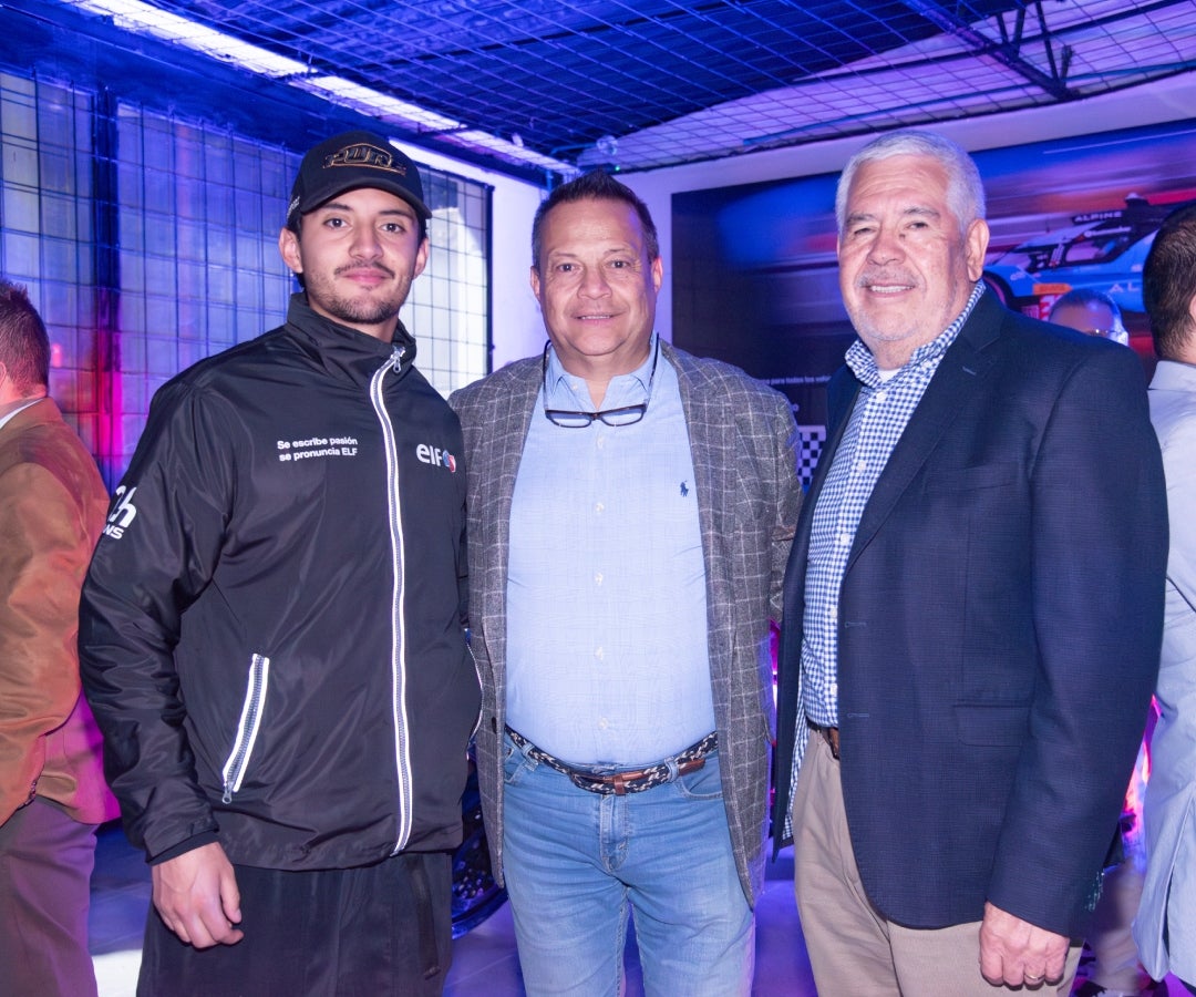 Lucas Medina, piloto de ELF; Luis Fernando Medina, empresario; y Alirio Alarcón, fundador de AutoStok.